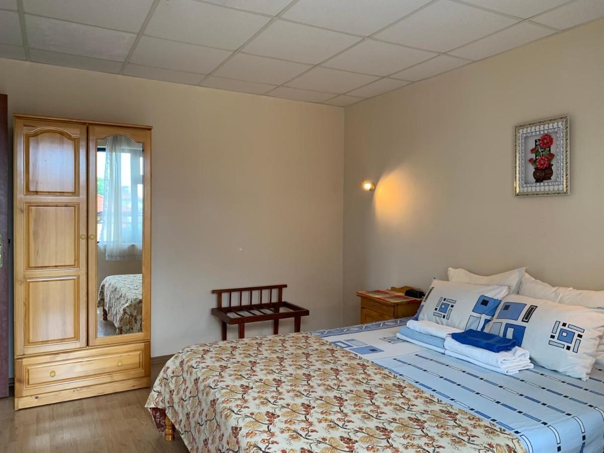 Guest House “Olesya” Obzor Buitenkant foto